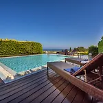 St John & 5* Plános
