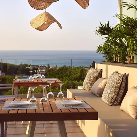 St John & Otel Plános