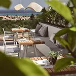 St John & 5* Plános