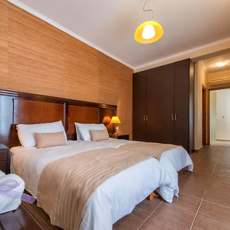 St John & 5* Plános